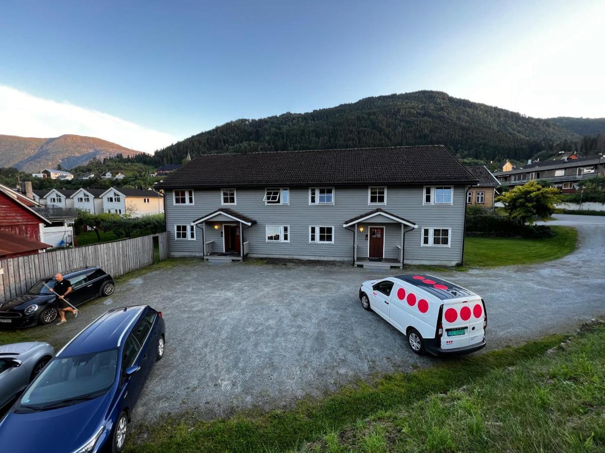 Hotel Privat Rom I Leilighet Sogndal Exterior foto